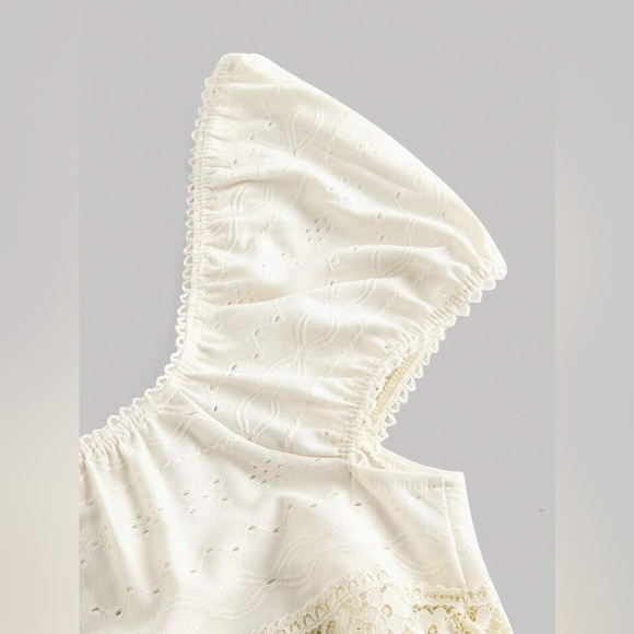 NWT Puff Cap Sleeve Eyelet Embroidery Shirt, Size Large, White - Picture 4 of 9